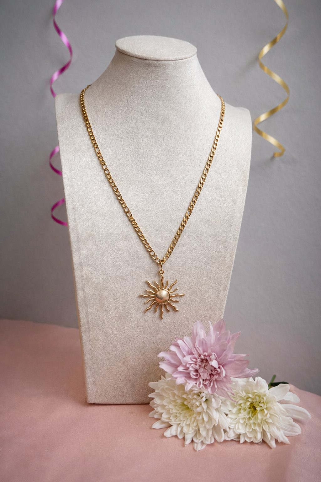 18K Gold Plated Sunflower Pendant Necklace – Waterproof Stainless Steel Figaro Chain